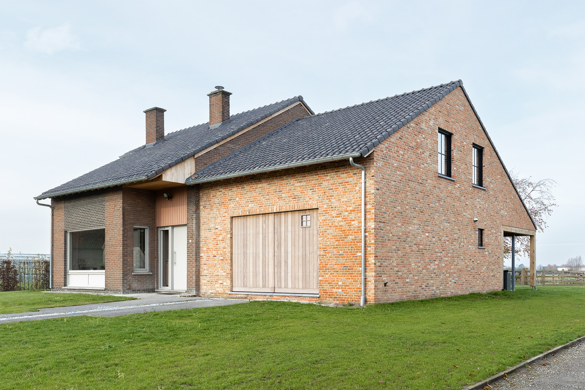 Een vrijstaande vernieuwbouwwoning. 